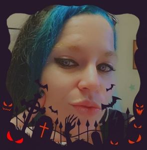 Meet your Posher, Lori b